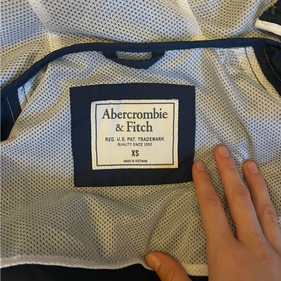 abercrombie and fitch windbreaker! - Picture 2 of 2